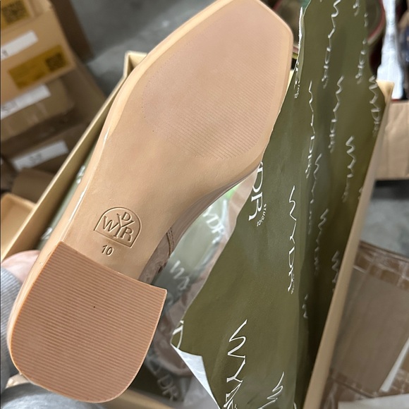 WYDR Studios Duchess Stretch Vegan Boots NIB Size 10 - Picture 7 of 8